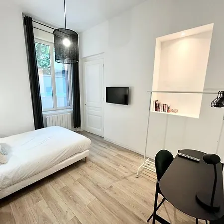 Le Paradis Cache Apartment